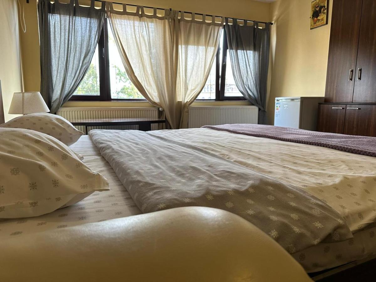 Appartement La O Barfa à Ploieşti Extérieur photo