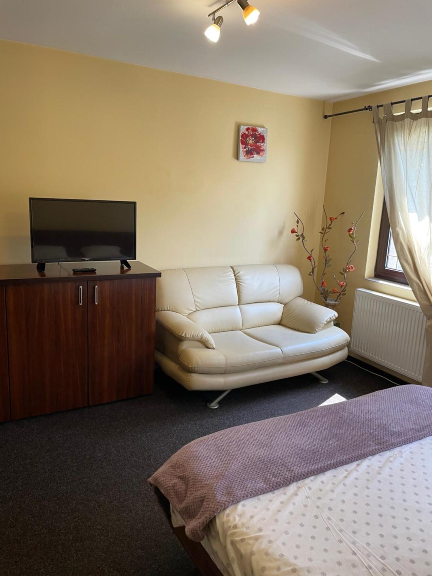 Appartement La O Barfa à Ploieşti Extérieur photo