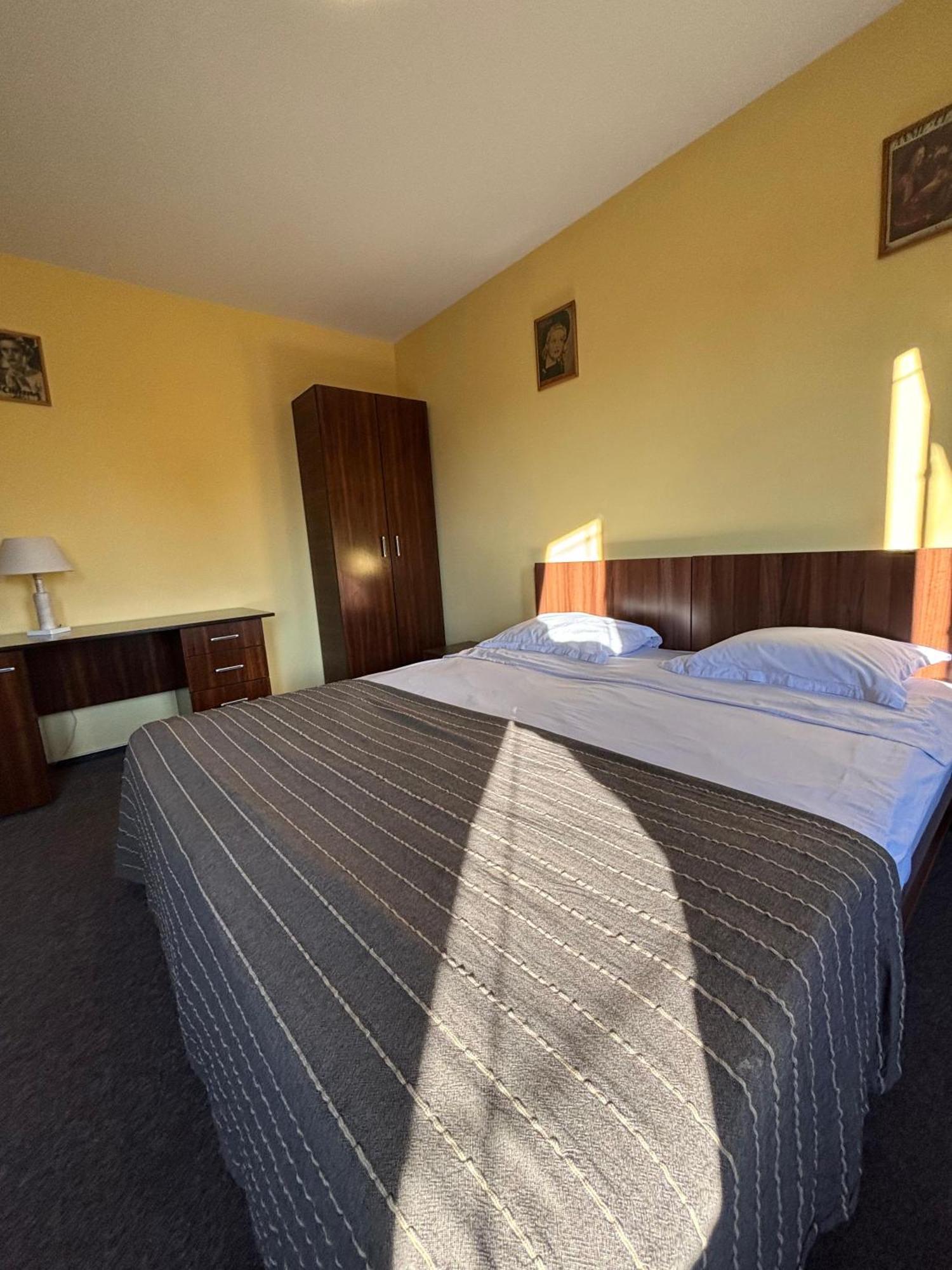 Appartement La O Barfa à Ploieşti Extérieur photo